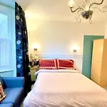 Modern&cosy studio flat
