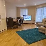 Canary Wharf Apartment
