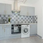 Contemporary 3 Bed House With Spacious Garden Close To Stratford