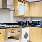 Waterside Apartment Canary Wharf