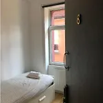 Single room with underbed 8
