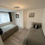Lovely 3 Bedroom Apartment In The Heart Of Hackney