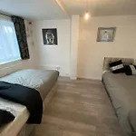 Lovely 3 Bedroom Apartment In The Heart Of Hackney