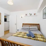 Central Hackney Apartment