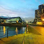Entire Apartment close to London ExCel, Royal Dock&02 Arena