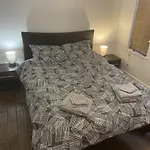 Beautiful Apartment Right Off Of Broadway Market