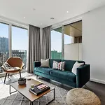 Ellie N Conys 3 Bedroom Apartment With 2 Bathrooms, An Ensuite, Kitchen And Balcony In Stratford Westfield