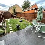 Stunning 3 Bedroom Family House In London, Private Parking And Garden, With Great Transport Links To Central London, The Excel Centre, Canary Wharf, The O2!