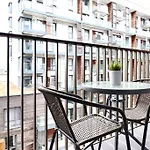 Superb Studio In Greenwich With Balcony & Roof Top