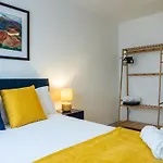 London Bridge 3 Bedroom House With Reception Room, Office And Private Garden