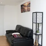 1 Bed Luxury Comfortable Apt