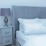 1 Bed Luxury Comfortable Apt