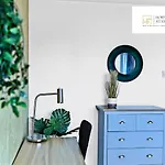 2 Modern Double Bed Apartment For 6 Guests By Hofin Stays Short Lets & Serviced Accommodation