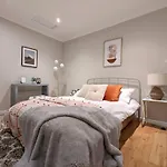 1Bd Apartment In Leyton Zone 2