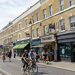 Luxury 3-Bedroom Townhouse In Hackney