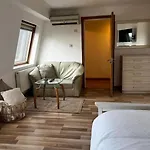 Quirky Studio Flat Selfcontained