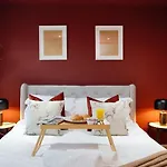 Canary Wharf Apartment