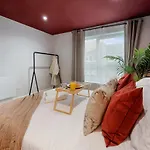 Canary Wharf Apartment
