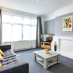 Amazing 2 Bed London Apartment