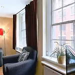 Stylish London Bridge Apartment