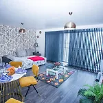 Remarkable 2-Bed Apartment With Sea View