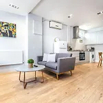 Modern Apartment In East London