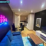 80S Retro 1Bedroom Apart Canary Wharf London