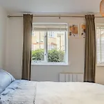 Bright &Spacious One Bedroom Flat Off Canary Wharf
