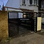 Super Spacious, Grnd Floor Flat