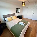 New Tower Bridge , Canada Water 2 Bedroom Flat With A View