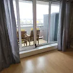 3 Bedrooms 2 Baths, Overlooking The River Near Excel, O2, City Airport - Sleeps Up To 6