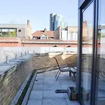 Modern Retreat In The Heart Of Shoreditch