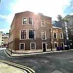 Modern Retreat In The Heart Of Shoreditch