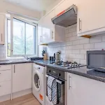 Bright 1 Bed Flat Near London Bridge