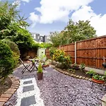 Charming Terraced 3Br House, 5 Min Hither Green St