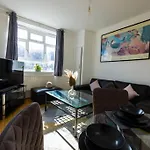 Pristine 3 Beds Hackney E9