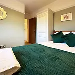Daisy\'S Place In London