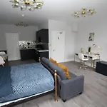 Luxury Studio Flat In London