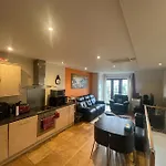 Modern Duplex With Great Views Of The River Thames