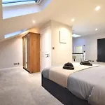 Stunning 3 Bed Apartment
