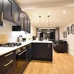 Stunning 3 Bed Apartment