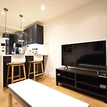 Stunning 3 Bed Apartment