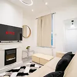 Newly Launched Two Bedroom Apartment By Den Accommodation Short Lets & Serviced Accommodation With Garden