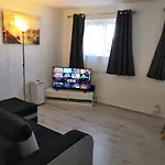 Delight Apartment, Close To Excel, London City Airport & O2!
