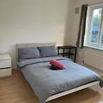Double Room Near Canary Wharf 28