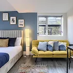 Hackney Central Deluxe Apartment