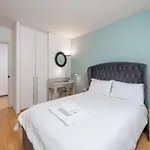 Lovely 3Bd Flat, Parking, Sleeps Six Close To O2