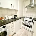 2 Bed Flat Near To London Bridge