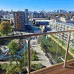 Cozy Double Room With Large En Suite Near Canary Wharf London With Amazing Views In A Shared Apartment