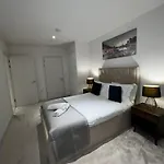 Stylish Apartment Docklands